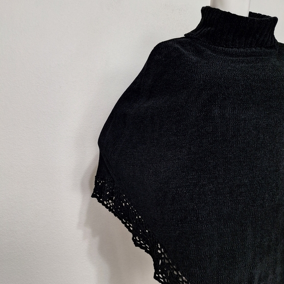 Newport News Black Super Soft Turtleneck Bohemian Crochet Hem Sweater Poncho O/S - Picture 4 of 13